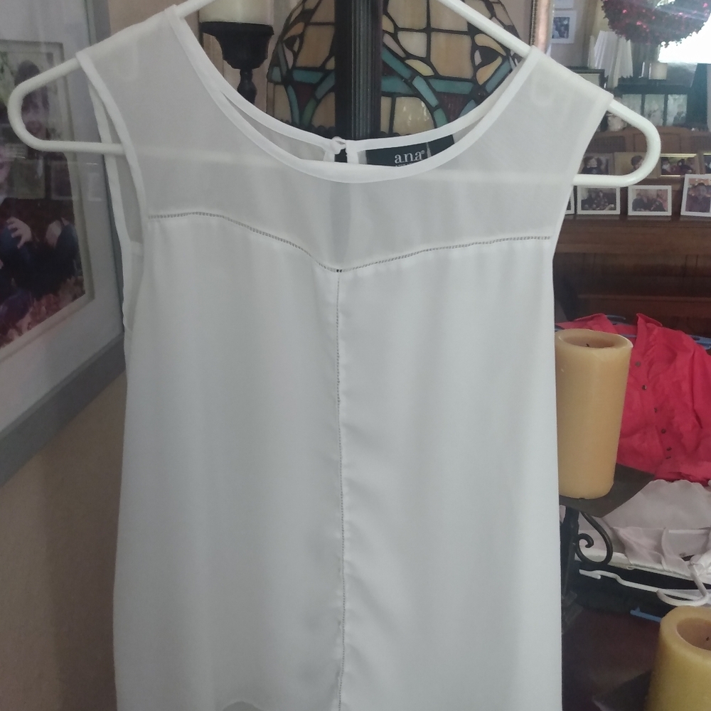 Nine tees/shirts/tops sz.s/m (some say sz. s, but will fit sz m as well)!